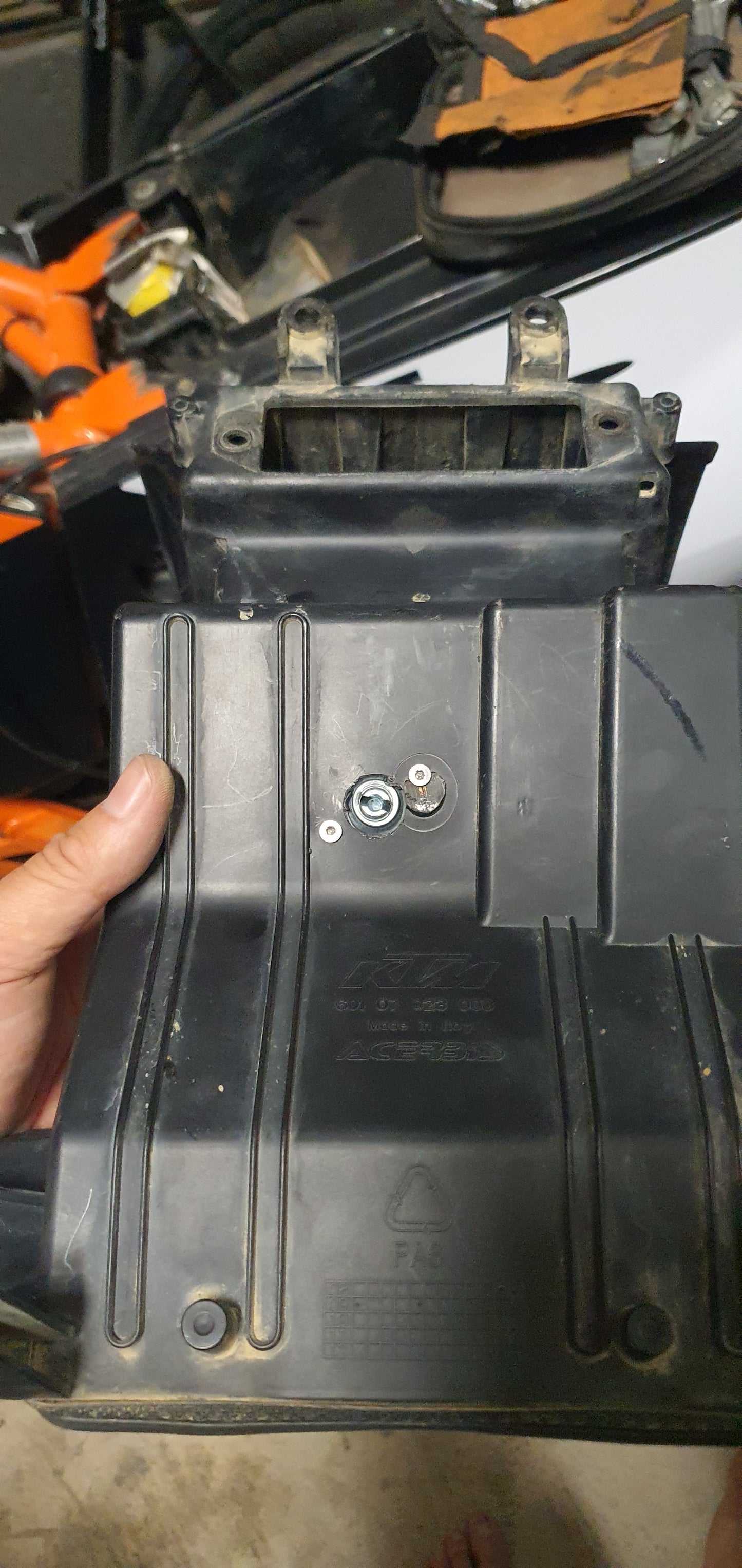 KTM 950 / 990 Adventure Glovebox Quick Release Kit